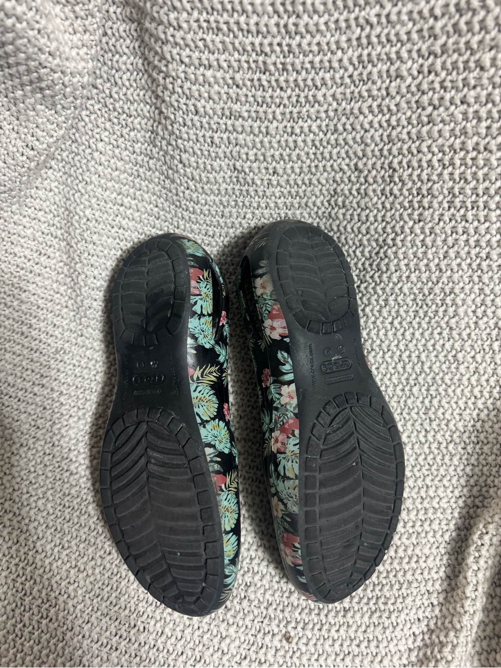 CROCS Black Floral Slip-On Flats with Green and Pink Print - Picture 4 of 4